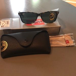 Ray Ban Women’s New Wayfarer - brand new